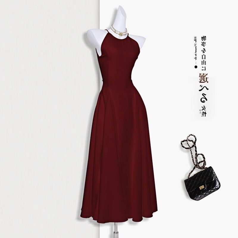 红色挂脖连衣裙女夏吊带法式小众绝美订婚礼服裙赫本小红裙高级感