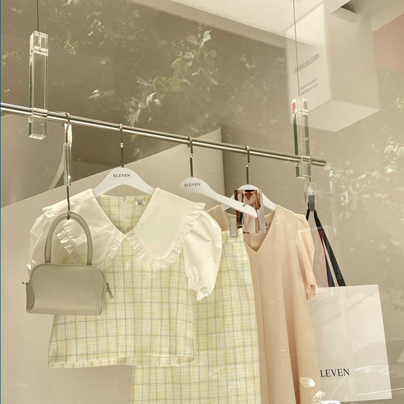 高档服装店橱窗展示架悬挂吊架亚克力不锈钢拉R丝挂衣架网红拍照