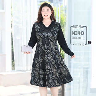 妈妈春装连衣裙2025年新款加肥加大码胖mm宽松遮肚子中长裙200斤