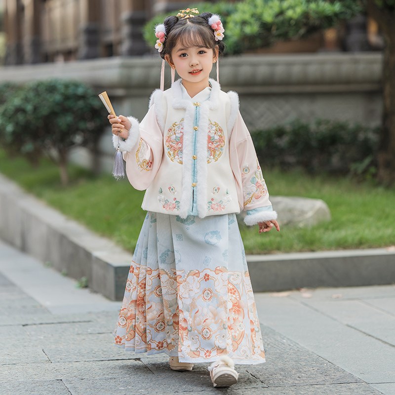 汉服女童秋冬古装儿童拜年服宝宝唐装加厚2024新款古风马面裙冬季