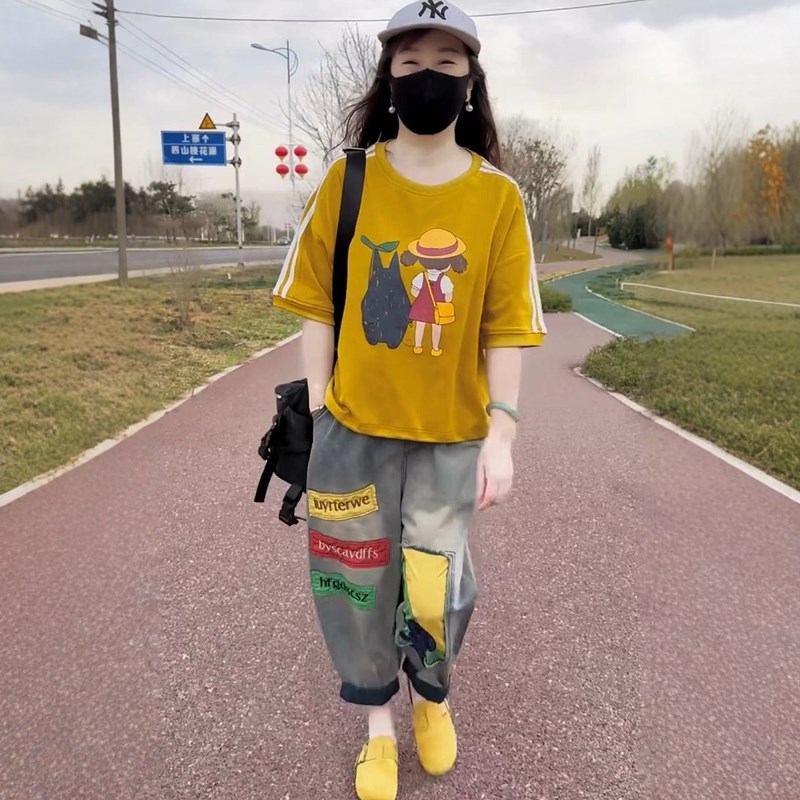 休闲时尚两件套装女2025年夏季新款印花棉T恤+水洗撞色牛仔哈伦裤