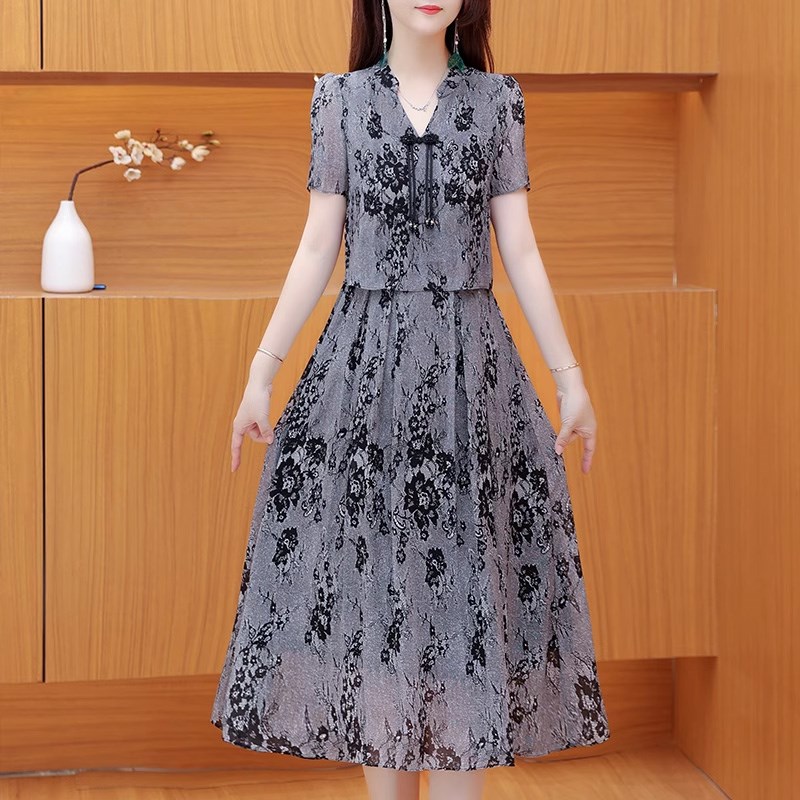 中式复古碎花连衣裙2024新款夏季妈妈拼接假两件短袖雪纺过膝裙子