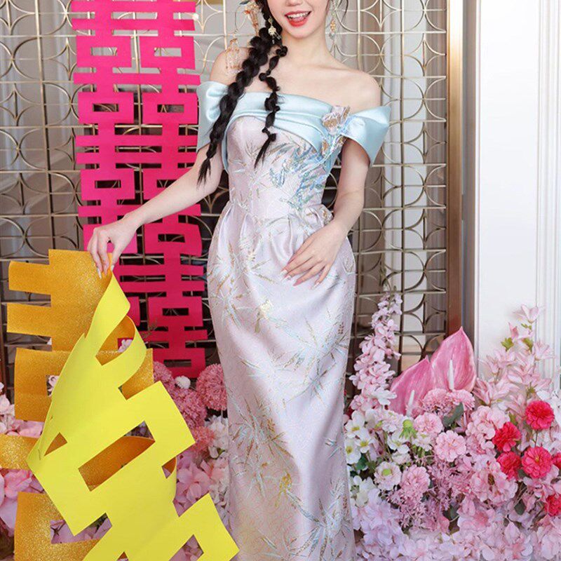 新中式晨袍女新娘结婚订婚礼服高端轻奢小众宴会敬酒服抹胸连衣裙