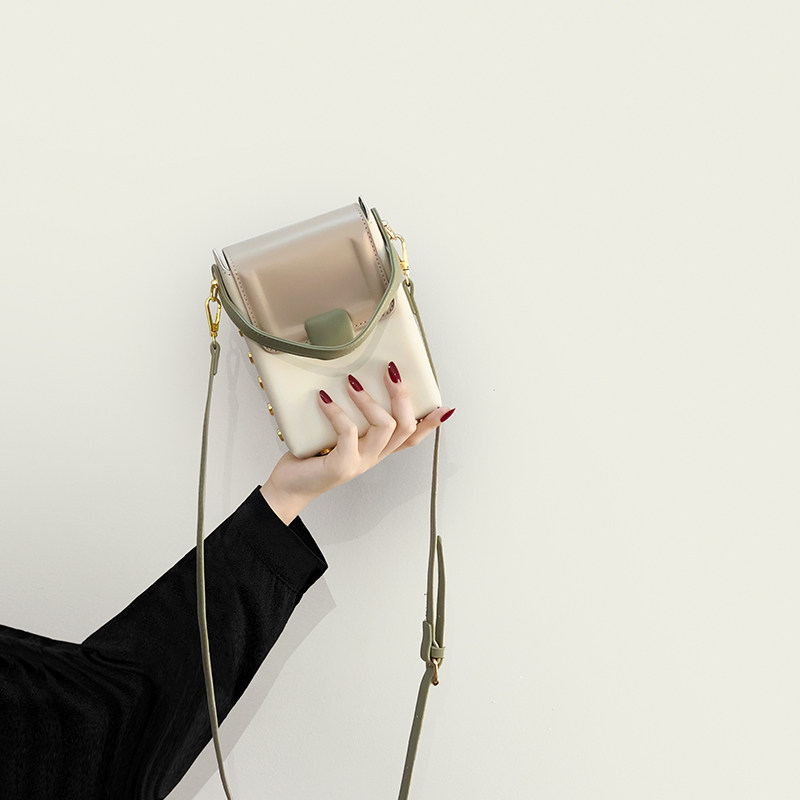 小包包女夏2022新款夏季高级感迷你小众百搭斜挎包爆款手机包小包