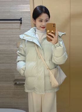 超好看浅绿色连帽短款羽绒棉袄女2024年韩系冬装新款小个子面包服
