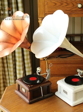 欧式压花纹铁艺复古大喇t叭留声机摆件 个性咖啡厅书房装饰品