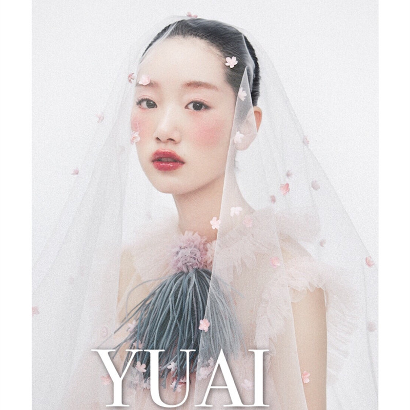新款韩式简约森系仙美粉色花瓣白色新娘结婚纱写真造型拖尾软头纱