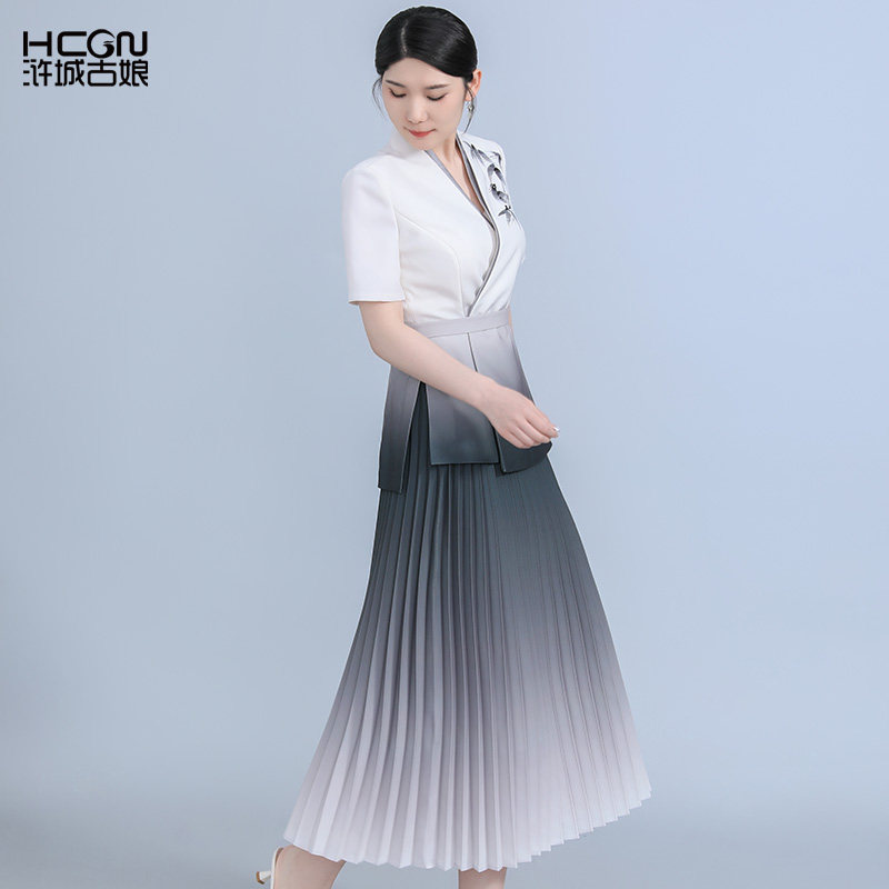 夏季中式时尚精致刺绣舒适女士时尚西装气质显瘦渐变色压褶裙套装