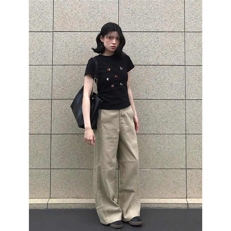 黑色美式正肩短袖t恤女夏季2025新款短款设计感小众修身显瘦上衣