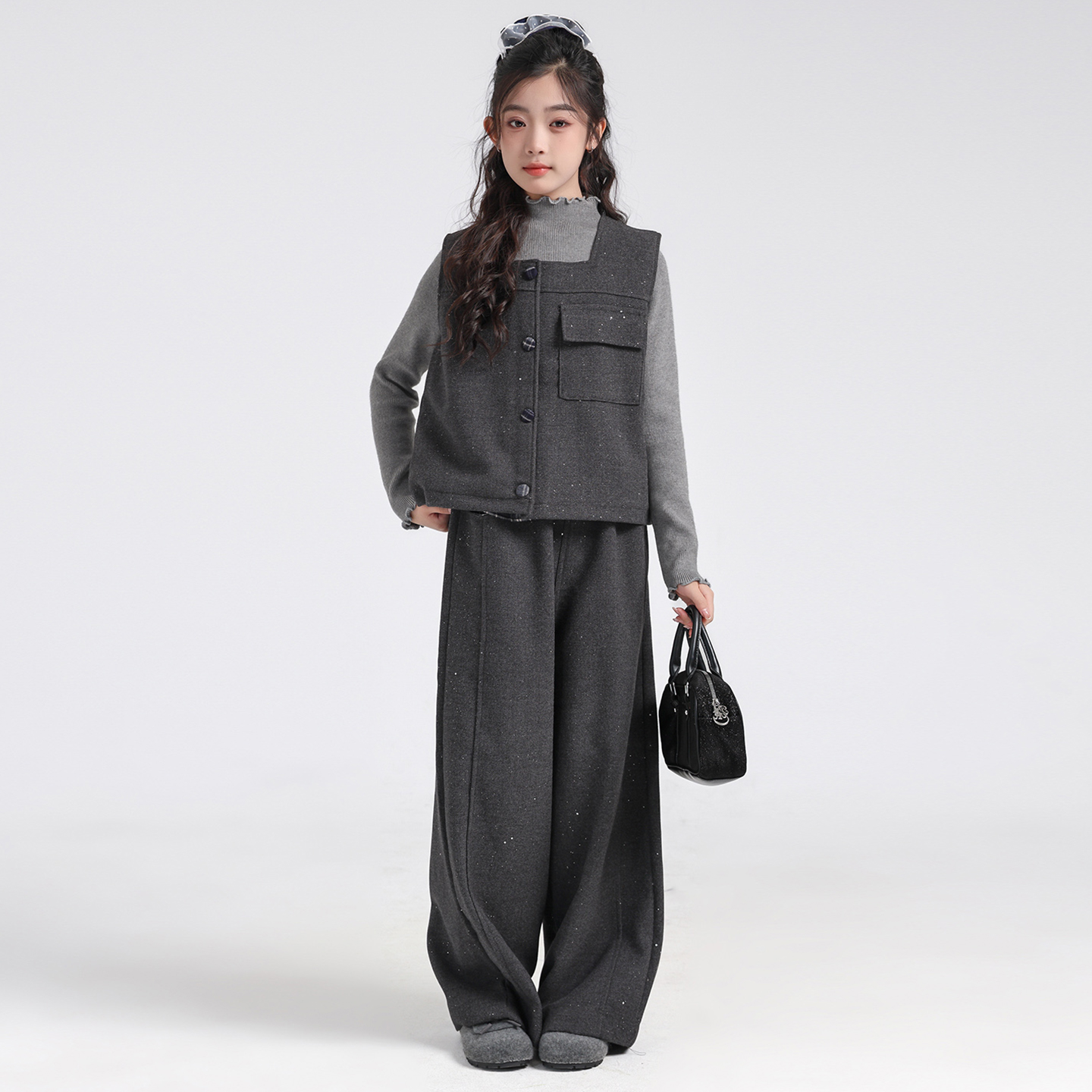 女大童秋冬款套装2025款初中生休闲时髦马甲小香风阔腿裤三件套