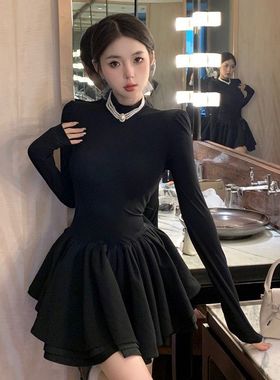 2025秋冬新款半高领打底内搭显瘦小黑裙感气质千金公主蓬蓬连衣裙
