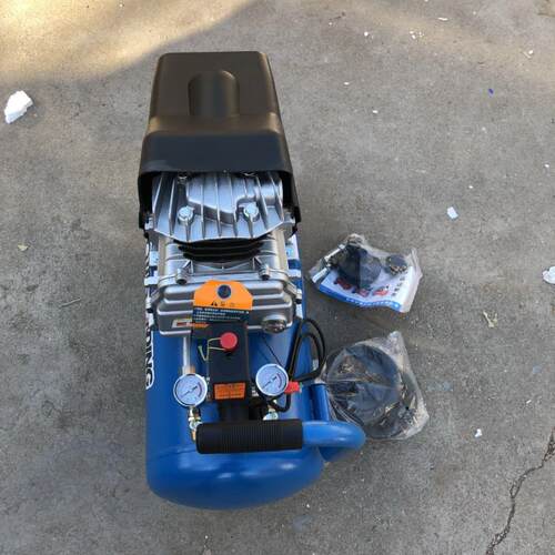 奥突斯0.1/8-40L-48缸全封闭CE风利款铜空压机1.5KW 16140号27KG
