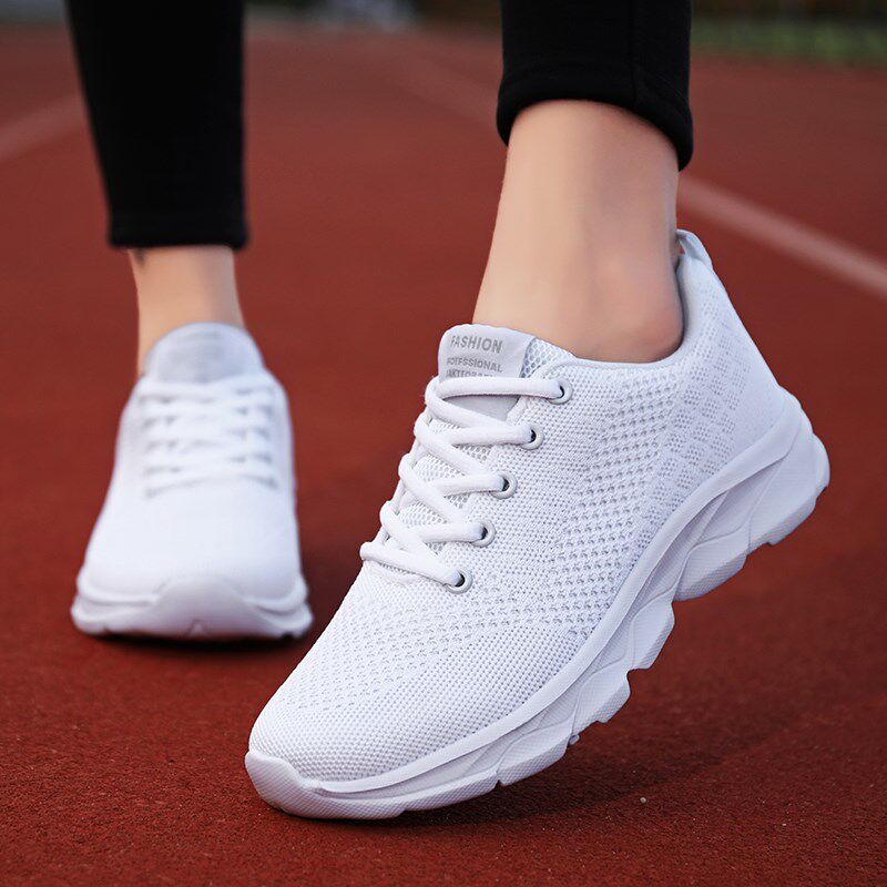 春季女鞋新款小白鞋学生运动鞋轻便跑步鞋平底网鞋女生透气网面鞋