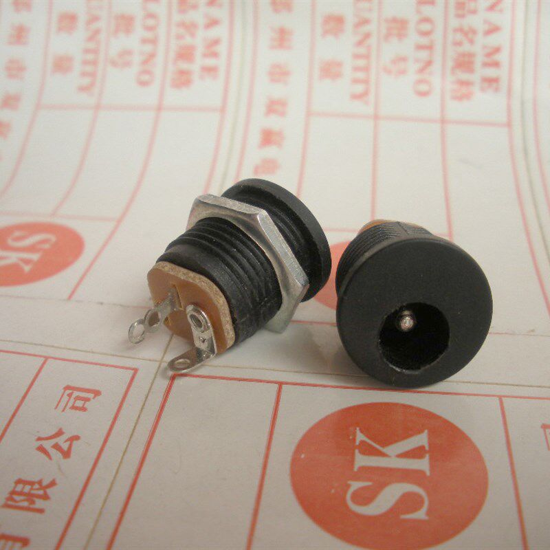 圆形带螺丝 电源插孔5.5/2.1  内径2.1 DC电源座 圆形充电插座