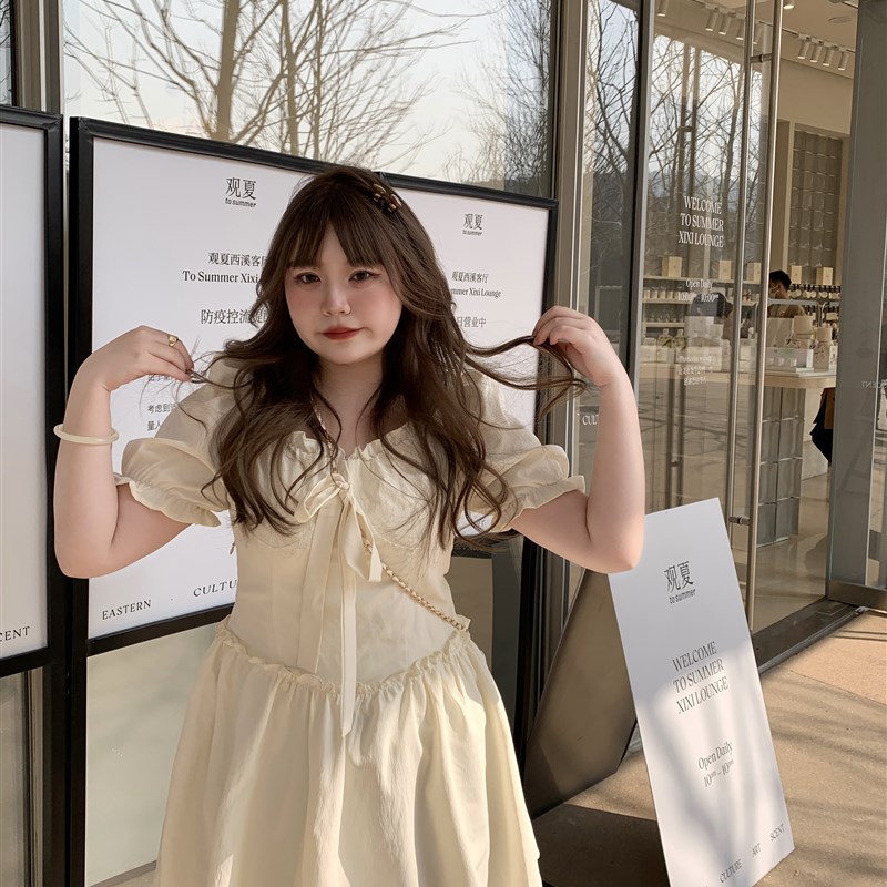 大码胖mm甜美杏色方领木耳边连衣裙女夏季新款泡泡袖收腰短裙子潮