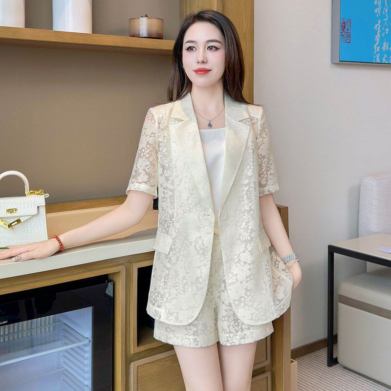 夏季薄款西装套装女装小个子2025新款韩版时尚气质短袖短裤三件套
