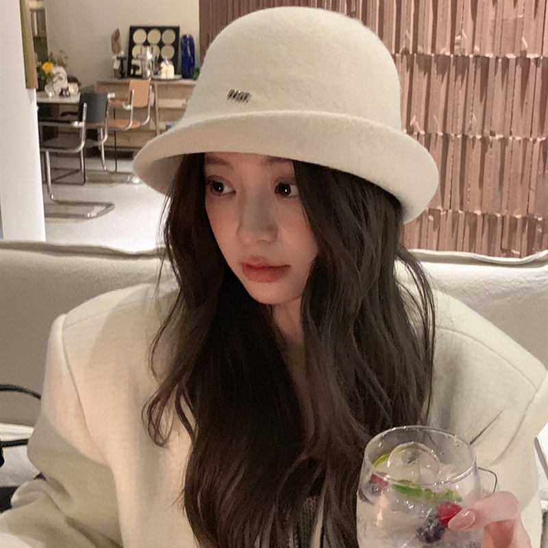 卷边礼帽女秋冬款时尚法式赫本帽大头围渔夫帽金属标水桶帽盆帽