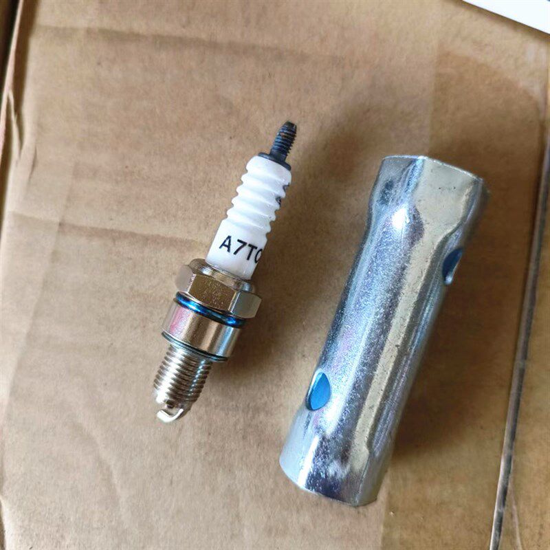 适配豪爵摩托车火花塞A7TC D8TC弯梁踏板125  鬼火摩托车火花塞