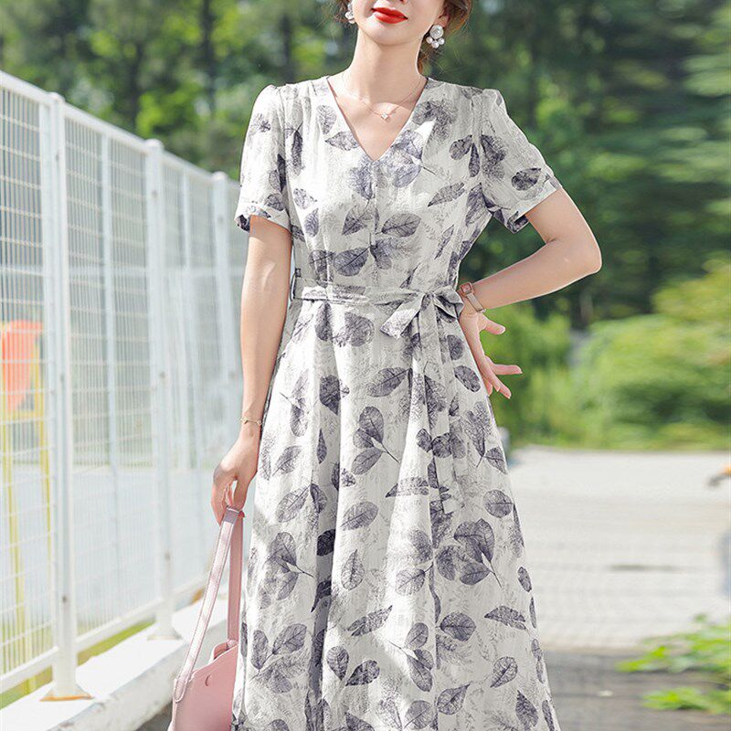 中年妈妈夏装连衣裙时尚短袖2025新款中老年女人夏季洋气显瘦裙子