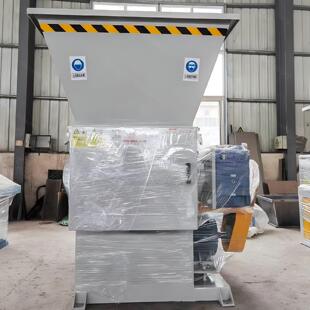 工业固废铜易拉罐压块破碎PP集装袋太空包粉碎大塑料块单轴撕碎机