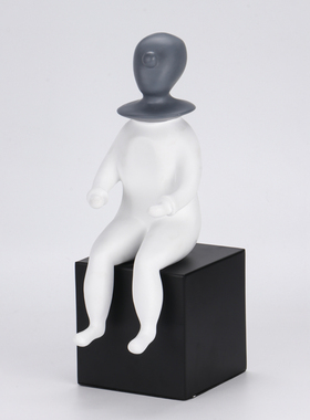 现代简约体操铸铁人物倒立雕塑软装饰品欧式M样板房间书房书柜摆