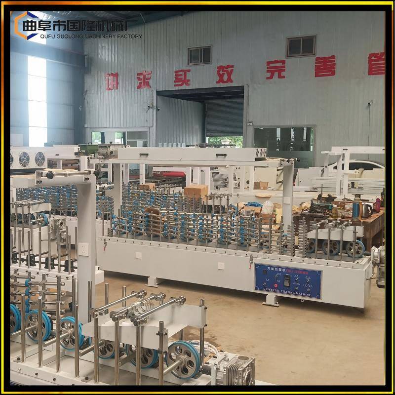 辊轮传送铝木格栅线条踢脚线覆300型机边门线合膜金包覆机厂家直
