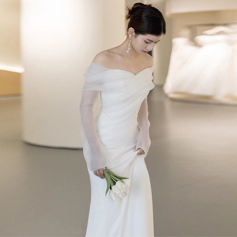 一字肩长袖轻婚纱森系超仙新娘婚礼迎宾纱鱼尾白色缎面晨拍礼服裙