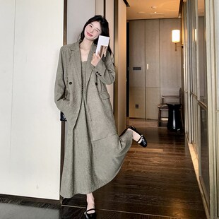 高级感气质西服套装女2024春秋新款宽松休闲西服吊带连衣裙两件套