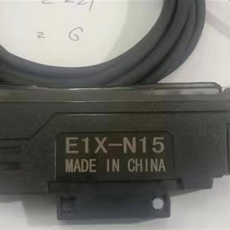 E1X-N15 E1XN15 E1X N15 数显光纤放大器 12-24vdc NPN OUT传感器