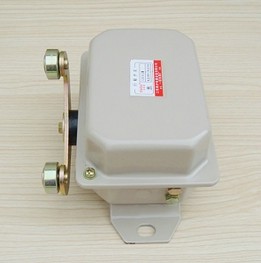 LX10-22 限位开关 行程开关 带有滚子的叉型操动臂 双臂行程开关