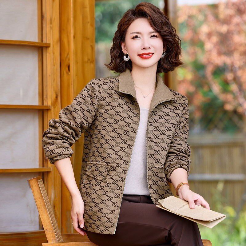 妈妈秋装外套洋气短款风衣中老年春秋宽松显瘦夹克上衣女2024新款