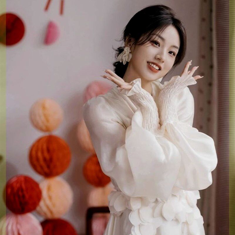 新娘晨拍礼服高级感显瘦结婚睡衣女新娘晨袍白色小众轻婚纱出门服