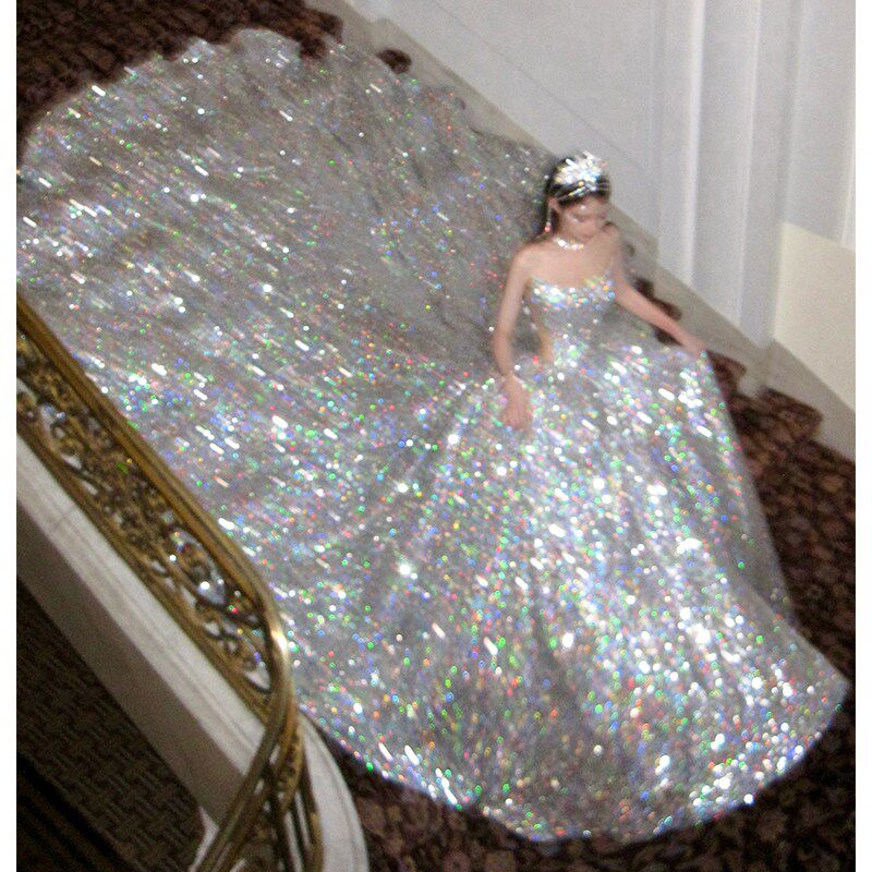 亮片轻婚纱2024新款高级感大拖尾新娘结婚出门纱宫廷风重工主婚纱