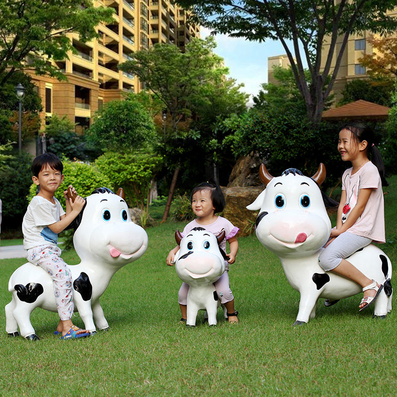 户外园林雕塑玻璃钢动物景观小品幼儿园I草坪摆件美陈卡通奶牛装