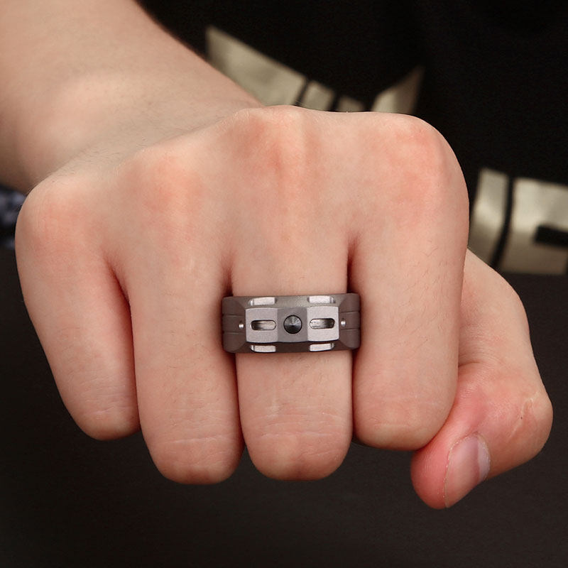 携行者钛合金戒指氚管发光防身指环多功能EDC防卫破窗器