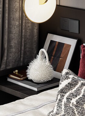 现代北欧简约白色陶瓷毛梨创意艺术品板房间客厅卧室家居饰品摆件