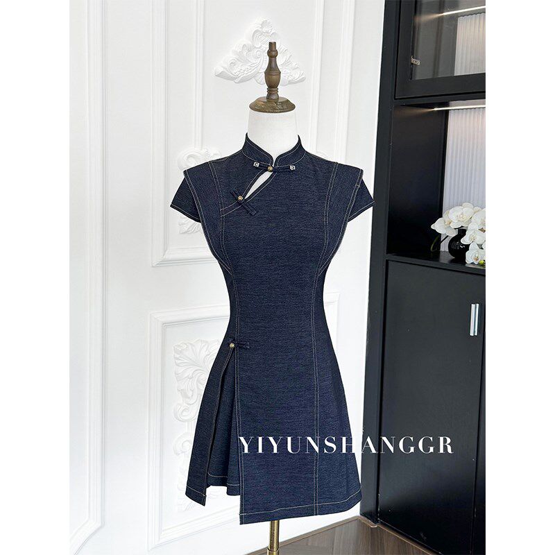 蓝色新中式国风改良牛仔套装女夏季新款高级感复古上衣短裤两件套