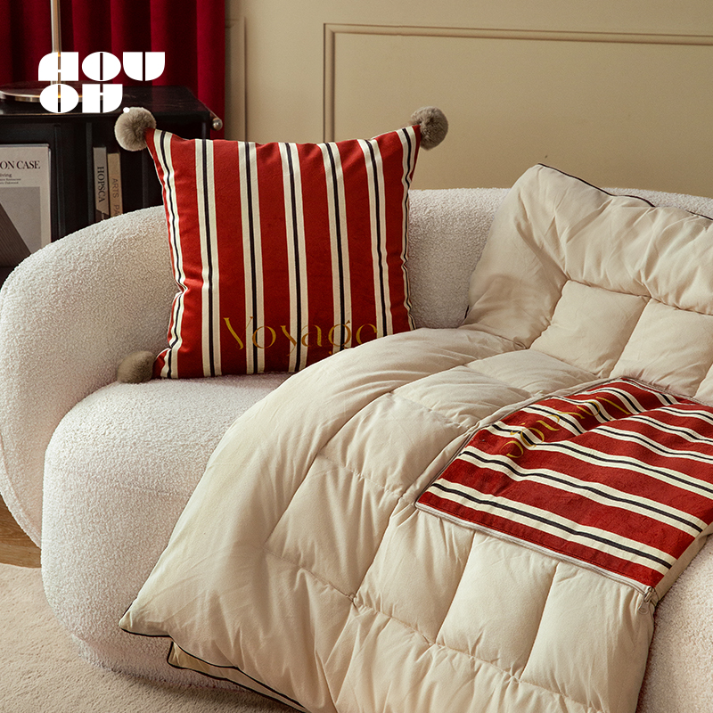 OO网红风爱心红色客厅沙发抱枕C被二合一车载被简约结婚办公室