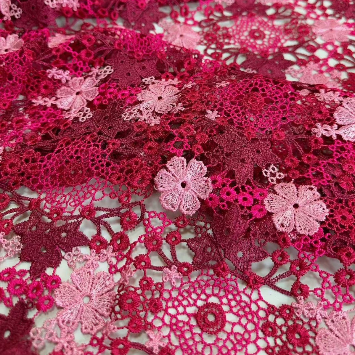 新款满幅多色细线精致花朵水溶刺绣蕾丝面料时尚设计师lacefabric