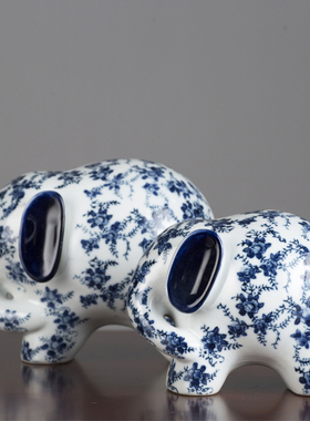 陶瓷大象摆件一q对青花瓷象工艺品家居新房装饰