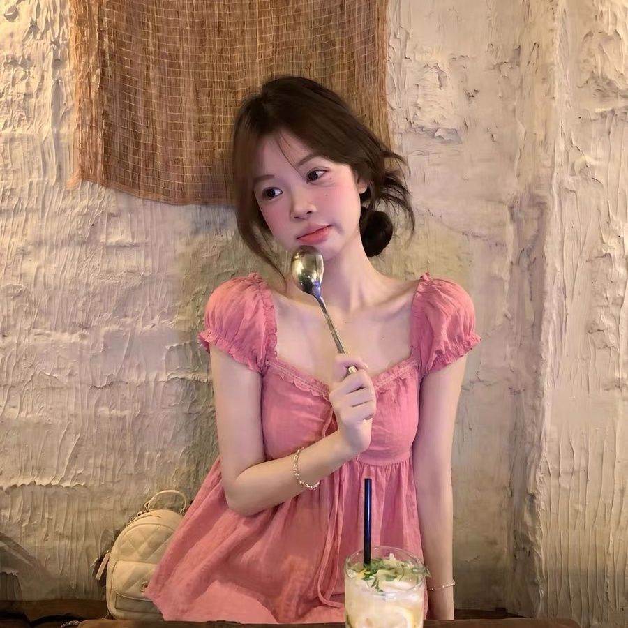 2026新款玫红色蕾丝花边衬衫女设计感甜美减龄方领泡泡袖上衣