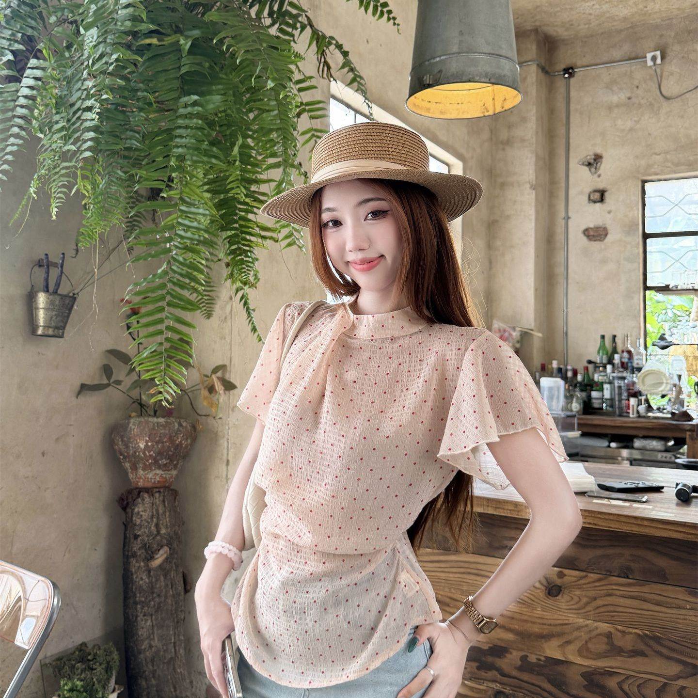 甜美波点网纱短袖女2026夏季新款设计感收腰显瘦薄款别致衬衫上衣