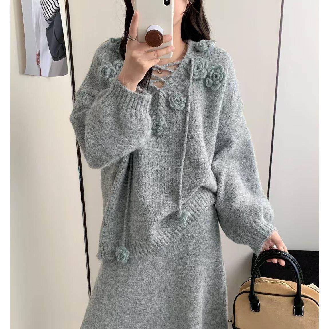 立体花朵领软糯毛衣套装女春秋款宽松半身裙针织清纯穿搭两件套