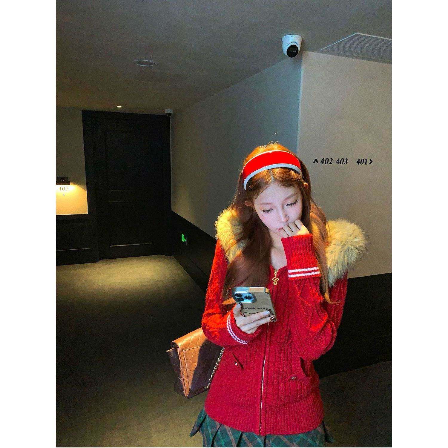 圣诞红色毛领连帽毛衣女秋冬季针织开衫高级感收腰显瘦外套