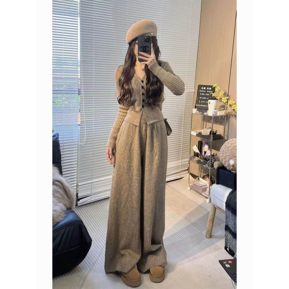 气质修身领单排扣长袖毛衣套装女秋冬新款针织开衫阔腿裤两件套