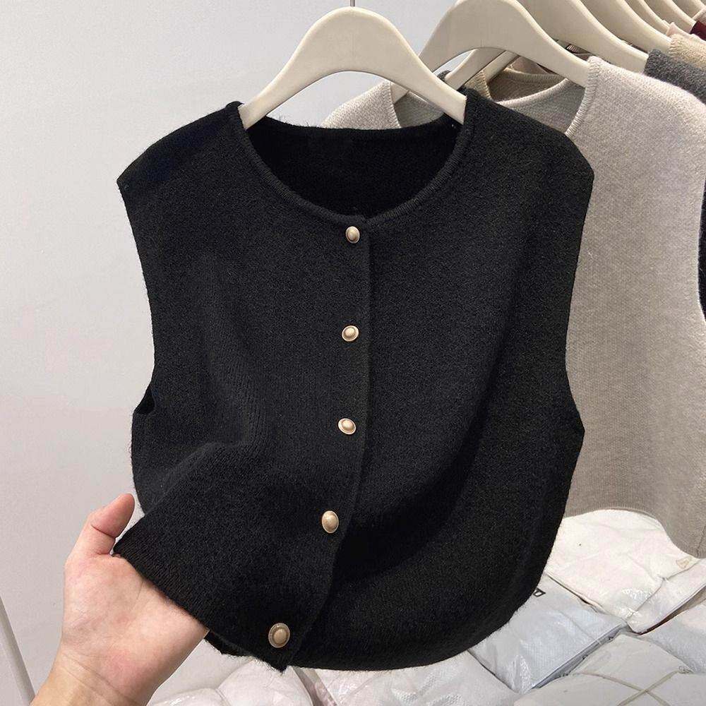 早春小香风叠穿针织马甲外搭女2026新款杏色坎肩无袖背心开衫上衣