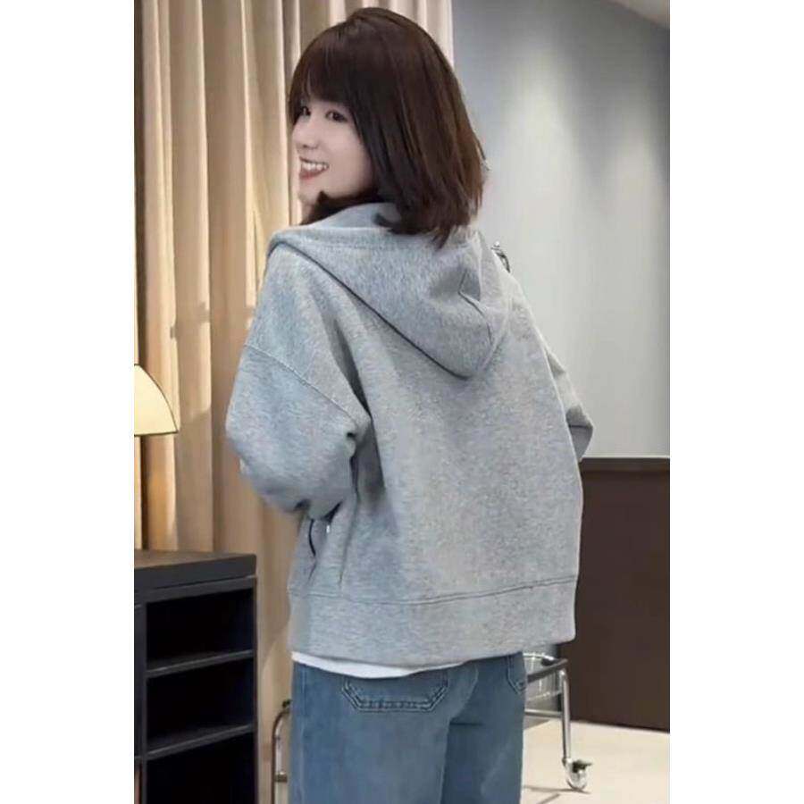 开春穿搭美式连帽卫衣外套女春秋款2026新款爆款超火减龄长袖上衣
