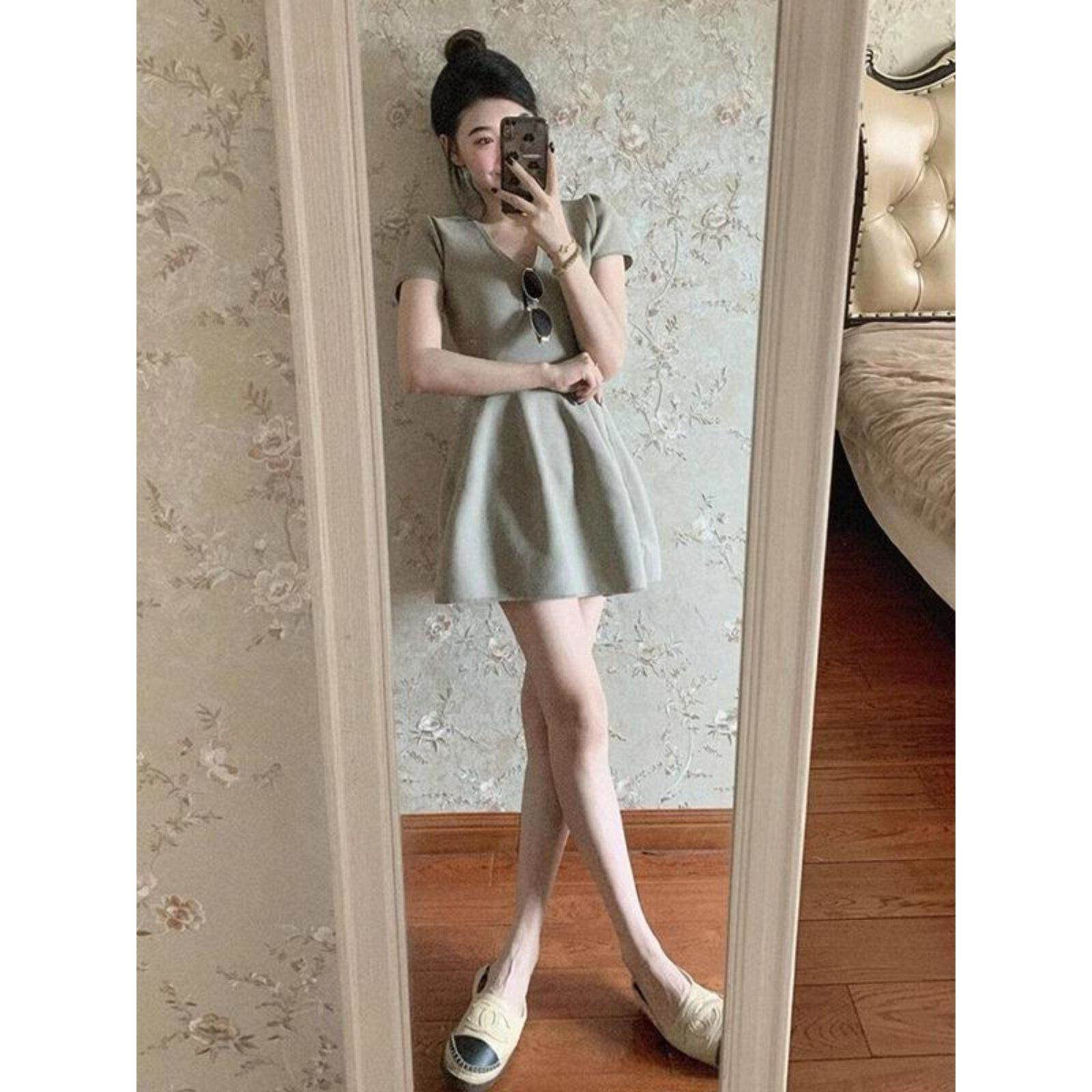 法式领短袖针织连衣裙夏季小个子显高海边度假高腰显瘦字蓬蓬裙