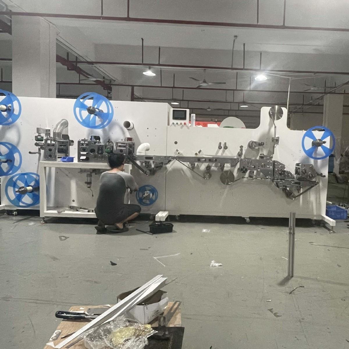 全伺服高速卫生巾设备简易版只需5万起100-300片每分钟