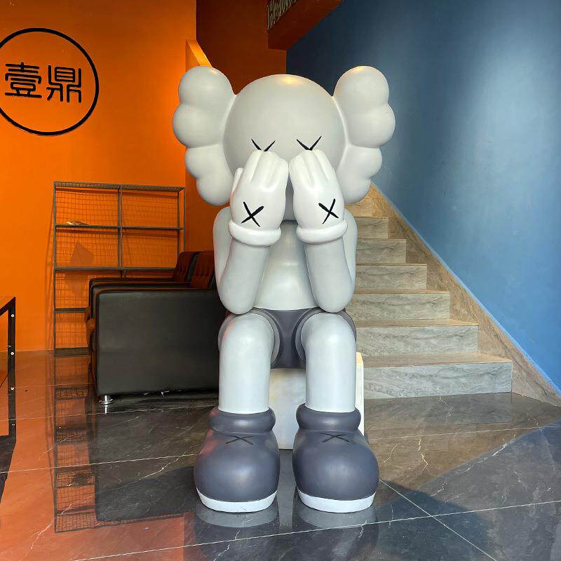 网红捂地Kws坐姿大摆件客厅商UJK场酒店a脸理发店拍照潮玩公仔落
